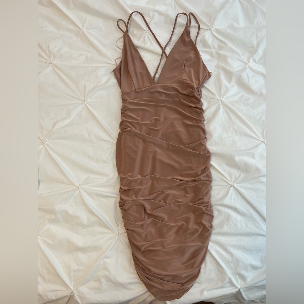Ruched midi dress V neck - Fashionnova